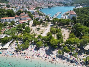 ZELENA MAKARSKA Grad godišnje planira posaditi 100 stabala