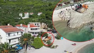 SVE SNIMLJENO IZ ZRAKA Pogledajte kako građevinari sav otpad od gradnje kuće u Baškoj Vodi bacaju u more!