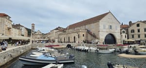 HVARU SE VRAĆAJU NORMALNI GOSTI Odlaze li decibeli pohlepnih ugostitelja u neugodnu povijest?