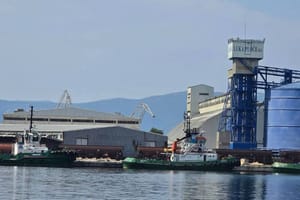 Luka Ploče financira klimatizaciju Osnovne škole u Kominu