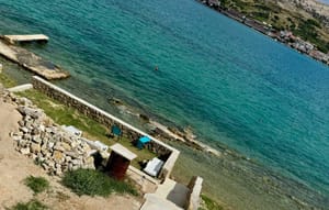 Čitatelj Morskoga tvrdi: "Na Pagu ilegalno betoniraju i prisvajaju obalu tako da više nitko ovuda ne smije proći!"