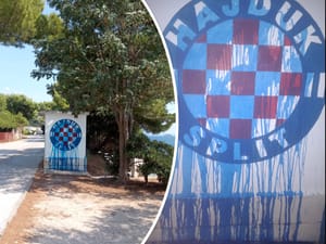 U Perni na Pelješcu, netko je plavom bojom prelio grb Hajduka: "S kim to živimo i kome ovo smeta?"