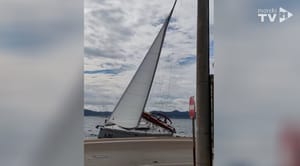 U Zadru se nasukala jedrilica