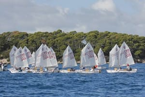 U Dubrovniku krenulo ekipno prvenstvo Hrvatske za klasu optimist (U16)
