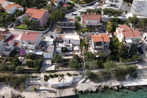 Ilegalni objekt u Okrugu Gornjem umjesto da je srušen biva uvršten u Urbanistički plan Općine?
