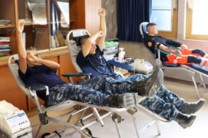 Pripadnici Hrvatske ratne mornarice darovali krv u splitskoj vojarni "Admiral flote Sveto Letica-Barba"