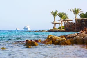 Blizu popularnog ljetovališta potonuo brod pun turista, mornarica i helikopteri traže nestale!