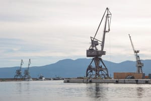 MANJE ŽITARICA I STAROG ŽELJEZA Rashodi Luke Rijeka u prvih 9 mjeseci 5 posto veći, a  tereta 14% manje nego u isto vrijeme lani