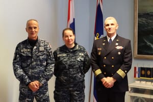 Pred odlazak u misiju, kapetanicu korvete primio zapovjednik Hrvatske ratne mornarice komodor Damir Dojkić