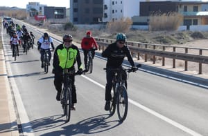 UMALO IH ODNIJELA BURA Održano 37. izdanje tradicionalne biciklijade od Zadra do otoka Vira