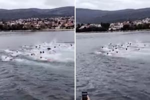 Pravoslavni vjernici u čast stare tradicije plivali u Karinskom moru