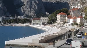 VIDEO Omišani s nestrpljenjem iščekuju završetak radova na novoj šetnici - pogledajte kako izgleda!