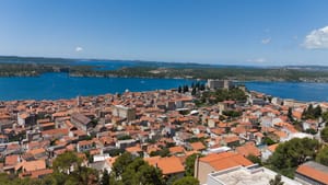 POREZ NA NEKRETNINE Makarska gubi 20% prihoda, Šibenik ne diže paušale