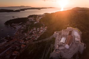 Za obnovu spomenika baštine, Gradu Hvaru odobreno sufinanciranje od 200 tisuća eura