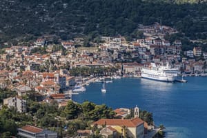 Jednokratna izmjena reda plovidbe na liniji Split - Vis