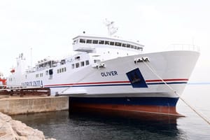 Lastovci se žale na "nepodnošljivu buku", nakon što im je trajekt Oliver prvi put uplovio u luku Ubli
