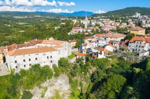 Pljačka u Pazinu dostojna filma - probili zid kafića i upali u banku