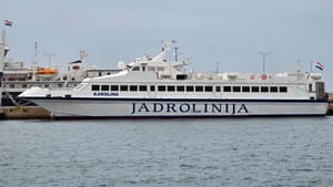 Zbog bure ne plove katamarani