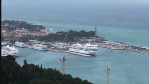 VIDEO Brodovi u splitskom portu, jugo na pučini