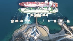 POTREBNO UPLATITI JAMSTVO OD MILIJUN EURA: LNG objavio aukciju za raspodjelu dodatnih kapaciteta uplinjavanja terminala za ukapljeni plin