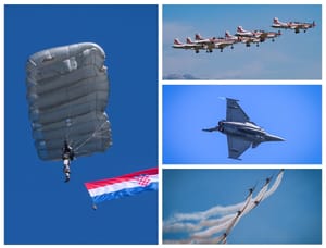 Akrobatska grupa "Krila Oluje“ impresivnim letačkim programom u Zemuniku obilježila 20. rođendan