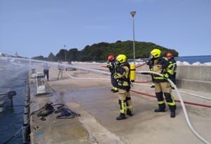 NIJEMAC OZLIJEĐEN U POŽARU Potpuno izgorjelo plovilo u Poreču, a drugo oštećeno