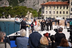 Plenković otvorio novu luku u Omišu: "Sada je prioritet riješiti cestovni pravac Omiš-Trogir"