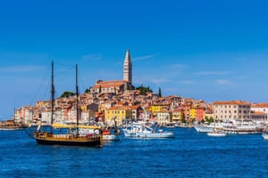 LJETO IDE U Rovinju uskoro kreće primjena ljetnog režima ulaska u pješačku zonu