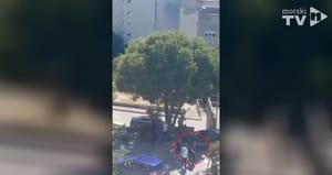 SNIMKA DIVLJAKA U ŠIBENIKU Automobilom se zabio u drugi automobil, pa ozlijedio policajca