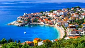 Sunčano i vrlo toplo, većinom u Dalmaciji ponegdje i vruće