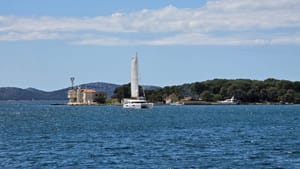 Sunčano uz malo do umjereno valovito