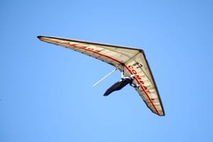 Iznad Rijeke pao zmaj bez motora, letač ozlijeđen