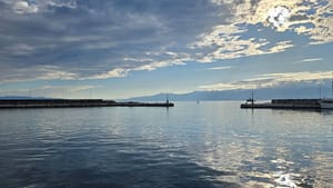 Na Jadranu bura, većinom oblačnije i svježije, ponegdje malo kiše