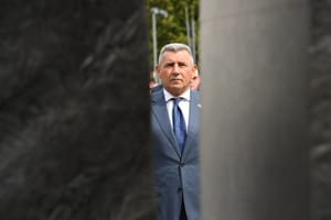 Majku izgubio s 4 godine, othranio ga otac ribar, a ostalo je povijest - General Ante Gotovina danas slavi 70. rođendan