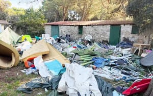 Nakon sezone na Fratarskom otoku ostavili - hrpetine smeća!