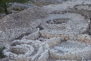 Nova arheološka otkrića na Korčuli: "Fascinantna je količina nakita i predmeta ukapana s pokojnikom"