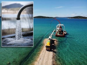Sa špina otočana Obonjana, Kaprija i dijela Žirja ovih dana prvi put će poteći voda iz podmorskog vodovoda!
