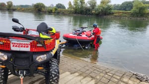 ZAGREBAČKI PLIVAČ Čovjek koji je plivao u Savi sam izašao, pokupila ga Hitna pomoć