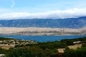 Bura tijekom dana slabi i okreće na maestral