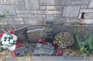 U Zadru razbijena spomen ploča s kartom tzv. NDH, gradonačelnik se dogovorio s obitelji: "Branitelj će dobiti primjeren spomenik, ali u skladu sa Zakonima RH"