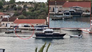 DOTRAJALOST? Urušio se gat u marini Milna koja je izgrađena prije 42 godine