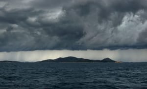 Oblačno s kišom i burom na sjeveru, a jugom na jugu Jadrana