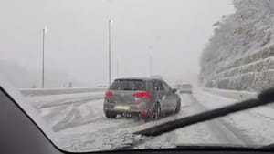 VIDEO - SNIJEG KOD SPLITA: "Godišnje okupljanje ljubitelja ljetnh guma"