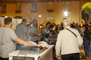 MARTINJE NA PEŠKARIJI Duh starih fešti vraća se u Split