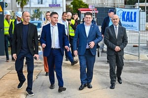 Butković obišao radove u luci Novalja