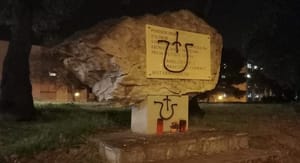 DIVLJACI U SPLITU Ponovno vandalizirali spomenik Prvog partizanskog odreda