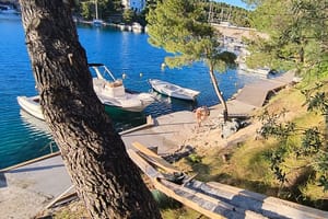 Udruga 'Za Žaborić': "Pozdravljamo radove Grada Šibenika na šetnici, no svi zajedno moramo zaustaviti ostalu devastaciju na pomorskom dobru"