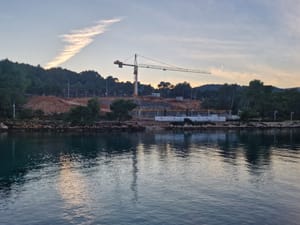 Gradilište na ulazu u Stari Grad izazvalo podijeljene reakcije, a mi smo gradonačelnika pitali što se to gradi?