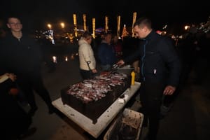 VIR Velika fešta s lignjama na šporko nakon "Lignjijade", upaljena druga adventska svijeća