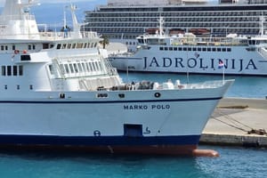 Jadrolinija: "Zbog tehničkih problema s brodom 'Korčula' i pogoršanja vremena za Korčulu je isplovio 'Marko Polo"